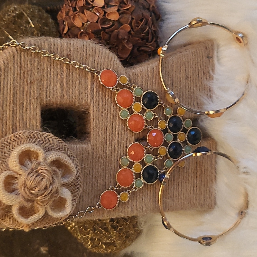 Super cute multi colored necklace with matching bracelets